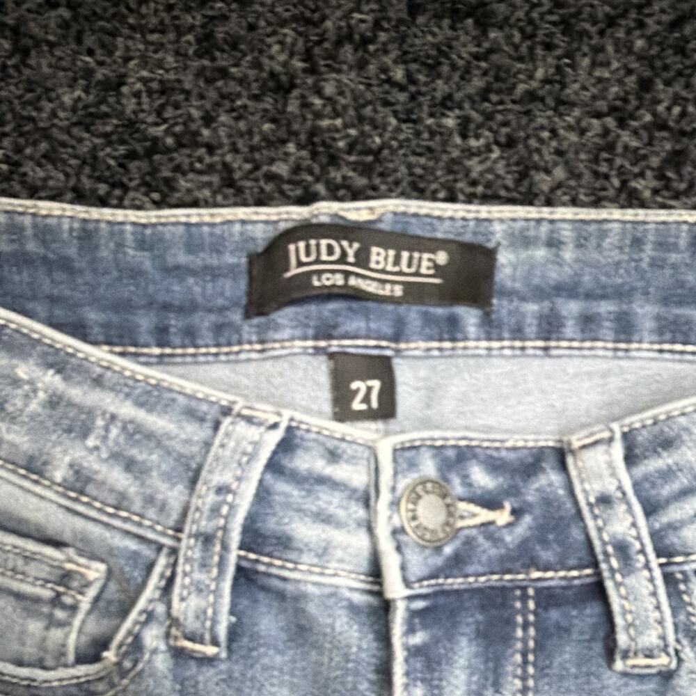 Judy Blue Women’s Light Wash Blue Straight Leg Relaxed Distressed Jeans 27
